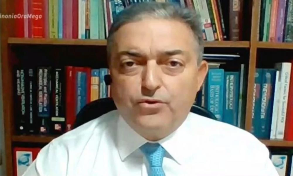 Βασιλακόπουλος: "Τα καταστήματα να απαιτούν την τήρηση των μέτρων"